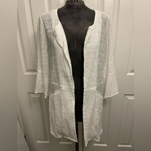 209 Wst 38 New York Light weight top Size 4